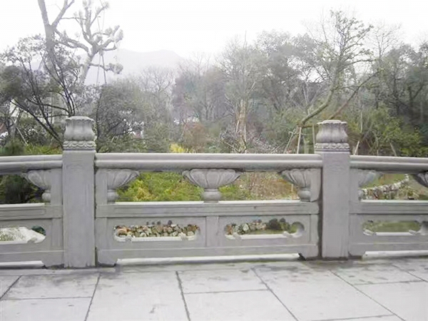 石栏杆