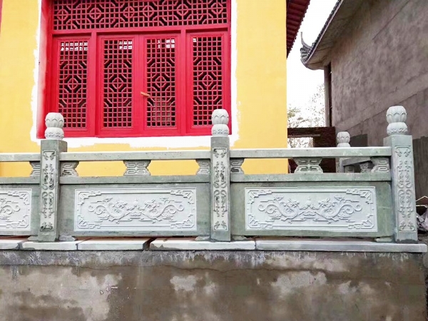 石栏杆